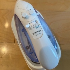 TOSHIBA アイロンとアイロン台セットの画像