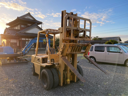 フォークリフト