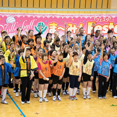 【Volleyballま～みんFesta】おひとり様でも参加できる「ママさんバレーボールの祭典」です❣ 宮古島で初めて開催される２泊２日のプログラムです。全国から集まったママさんバレーが大好きな仲間たちと交流を深めましょう。 詳しくはこちら→ − 沖縄県