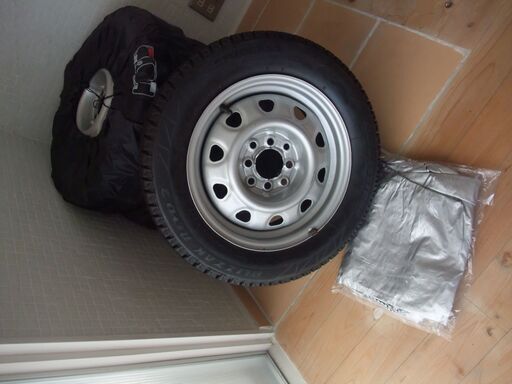 スタッドレスタイヤ14インチ溝アリ　175/65-14　PCD100・114マルチ４穴　コンパクトカーに最適なサイズ