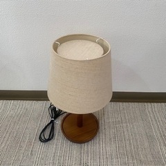 ニトリ テーブルランプ ナチュラルの画像