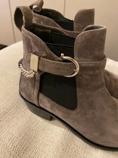 〖 Ferragamo 〗チェーンブーツ