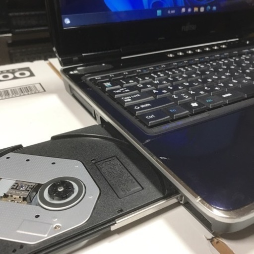 FUJITSU LIFE book 　Windows11 pro　corei3 値下げ