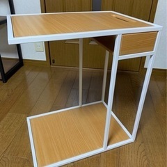 サイドテーブル