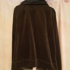 【中古品・美品】ファー付きシャツ( Mサイズ ：スウェード風)の画像