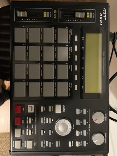 DJギア AKAI MPC1000