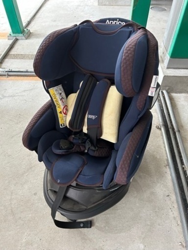 アップリカ　フラディア グロウ isofix 360 ネイビー　2/1日までに引き取れる方
