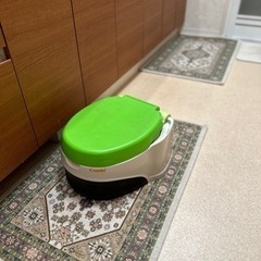 コンビ おまる 幼児トイレ 補助便座　緑の画像