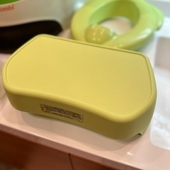 コンビ おまる 幼児トイレ 補助便座　緑の画像