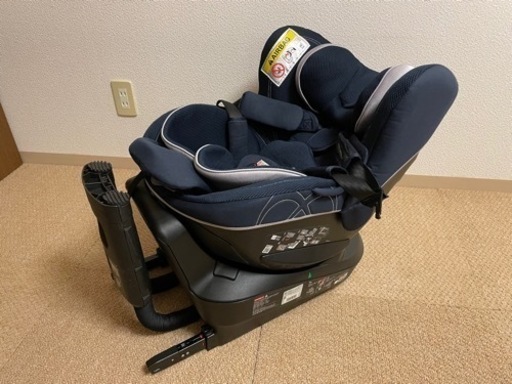 【美品】カーメイト  [クルット4i グランス プラチナネイビー]