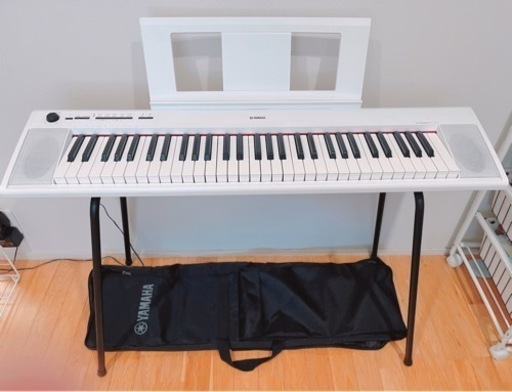 美品　ヤマハ YAMAHA 電子キーボード piaggero NP-12WH、スタンド、キーボードカバーつき