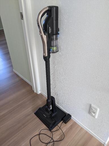 HITACHI 充電式コードレスサイクロン掃除機