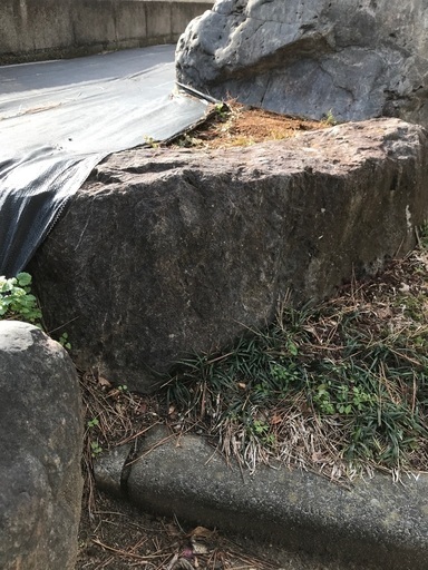 庭石2個