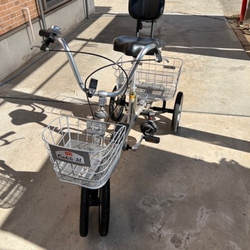 ４輪車