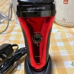 髭剃り 卓上充電器付き