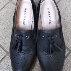 カジュアル　パンプス　23.5cm　黒