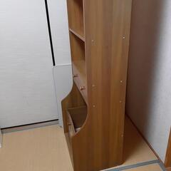 おもちゃ箱つき本棚の画像