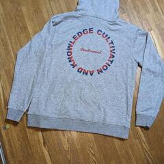 新品未使用品パーカーの画像