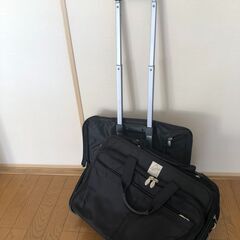 海外旅行カバン　鞄とキャスタ取っ手が分割できるものの画像