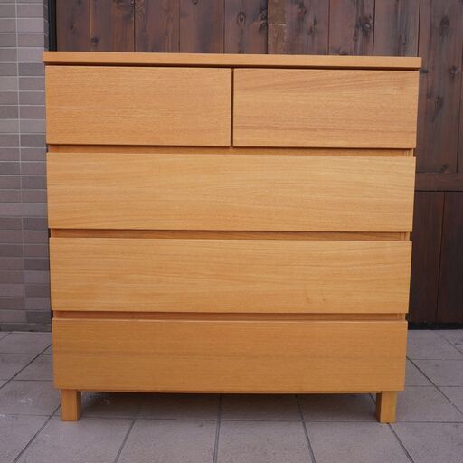 人気の無印良品(MUJI)のタモ材を使用した木製チェスト 4段ワイド！ナチュラルで明るい色合いが暖かな雰囲気の北欧スタイルインテリアにも♪収納力もあるので1人暮らしなどこれからの新生活に♪DA310