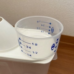 冷蔵庫に入る米びつ 2kg用の画像