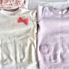 裏起毛トレーナーと薄手重ね着風カットソーの画像