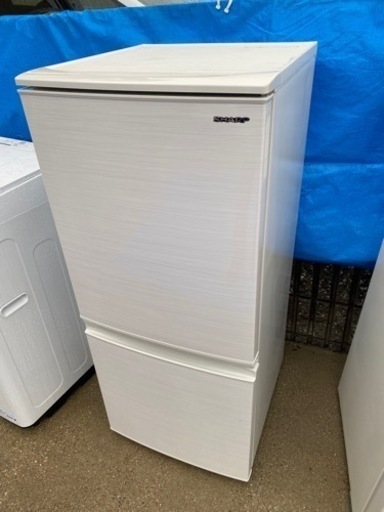 お薦め品‼️つけかえどっちもドア シャープ冷蔵庫137L 2019年