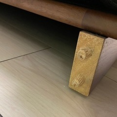 ウォルナット木枠のベンチソファの画像