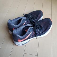 NIKE　スニーカー