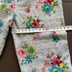 西松屋新品　花柄レギンス130cmの画像