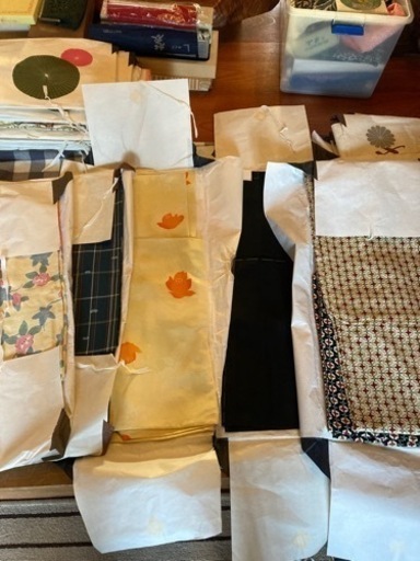 着物、帯、羽織り物等　70点以上あります。