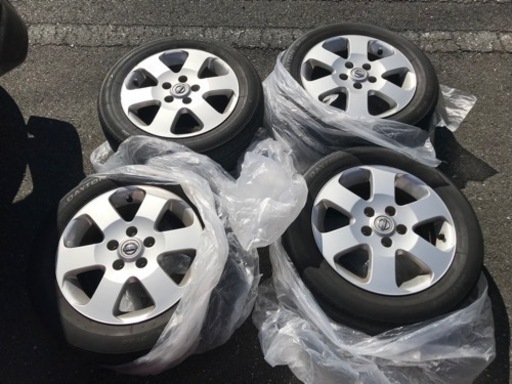 日産セレナ 純正タイヤホイール