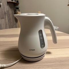 電気ケトル　タイガー　1.2リットルの画像