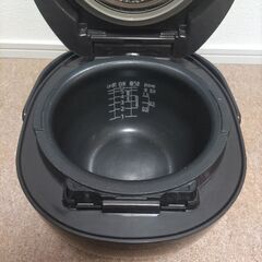 タイガー魔法瓶　圧力IH炊飯ジャー5.5合炊き　JKP-Hの画像