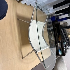 ガラスのテーブルの画像