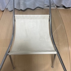 ガラスのテーブルの画像