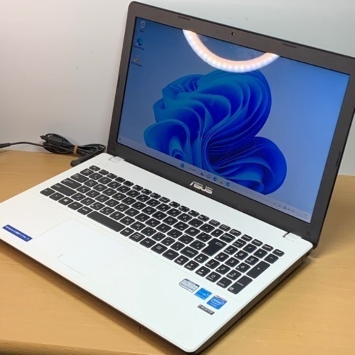 ASUS スタイリッシュでカッコイイ薄型15.6インチ Celeron メモリ8G SSD256G Office2021