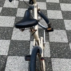 無印の自転車 傷錆汚れ多数あり 後輪タイヤに穴ありとパンクあり  サスベーとハブは取り外しますの画像
