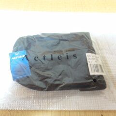 新品タグ付き、未使用　未開封（撮影時のみ開封）　Actleisアクレイス　ニット帽　ブラックの画像
