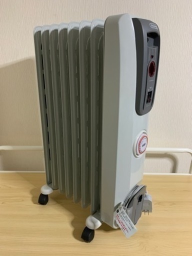 【予定者決定】デロンギ　オイルヒーター　H770812EFSN-GY 暖房