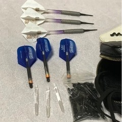 ダーツ一式 ダーツセット まとめ売り(＋1000円で防府市、宇部市の指定の場所までお届け)の画像