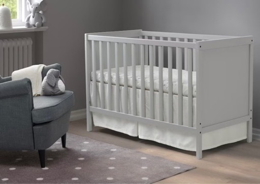 決まりました！IKEA ベビーベッド　マットレス、シーツ、ベッドガード付き