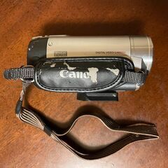 三脚と動作確認済ハンディカムのセットCanon ivis FS10 & Manfrottoの画像