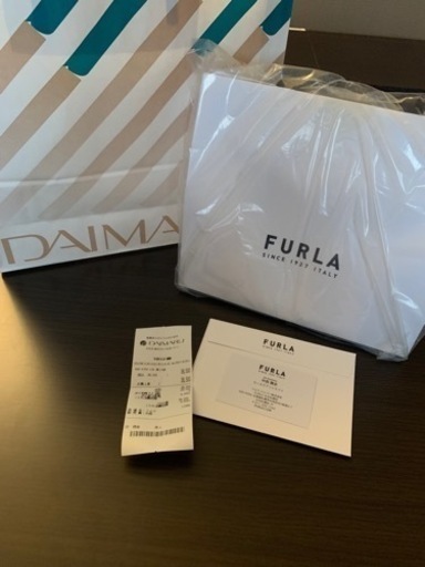 決まりました。ほぼ新品フルラの長財布