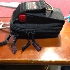 腰に引っ掛ける小物入れ