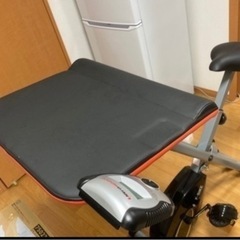 サイクリングマシーン　デスク付き