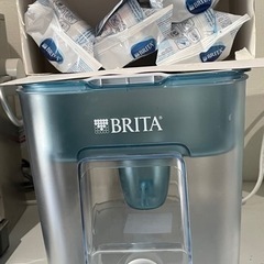 ブリタ 浄水タンク フロー BRITA カートリッジ4個付きの画像