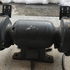 ☆日立　両頭グラインダー　実動品　年代モノ☆の画像