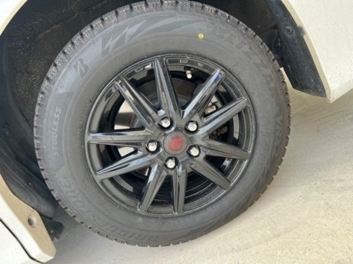 ブリヂストンスタッドレスタイヤ　195/65R15 ホイール付き