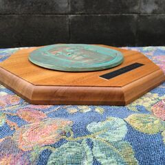 ご縁をどうぞ【珍品？お相撲さん】千代天山 幕内昇進記念 レリーフ 彫刻 盾 小張隆男作の画像